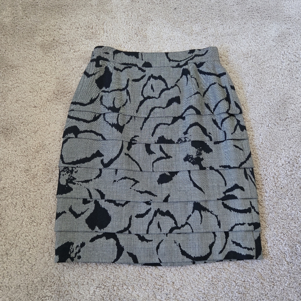 Escada Vintage Tiered Pencil Knee Length Skirt Wool Gray Black Ruffle Size 42/10 - Picture 13 of 15